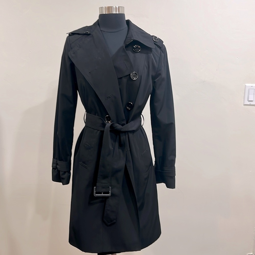 London Fog double-breasted & belted rain coat in size small.